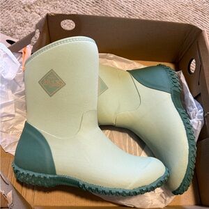 Muck Boots in Light Green-Floral Print on inside